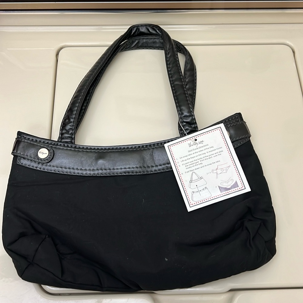 Thirty One “Skirt Purse” BLACK Item# 3196 New In Package